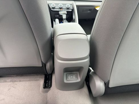 New 2026 Hyundai Elantra SE FWD image 16