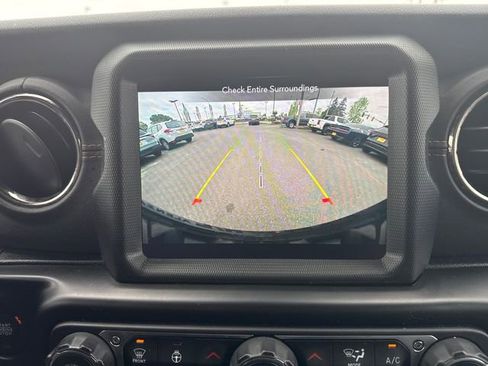 Used 2021 Jeep Wrangler Unlimited Sahara AWD/4WD image 46