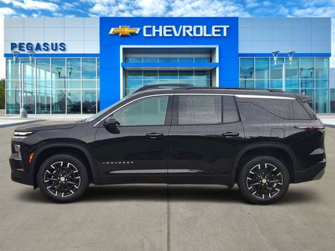New 2026 Chevrolet Traverse LT w/ Sun and Wheel Package FWD image 3