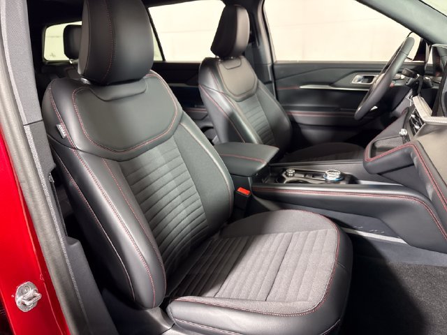 New 2026 Ford Explorer ST-Line w/ ST-Line Street Pack AWD/4WD image 14