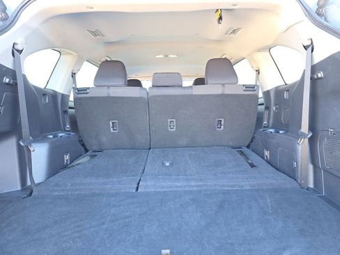 Used 2024 Toyota Highlander LE image 13