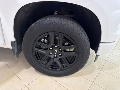 Used 2023 Chevrolet Silverado 1500 RST AWD/4WD image 32