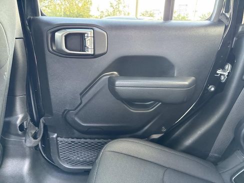 Used 2022 Jeep Gladiator Sport image 22