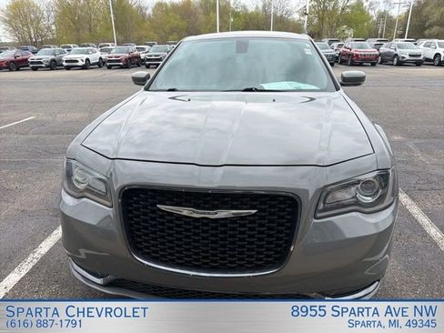 Used 2018 Chrysler 300 S w/ 300S Premium Group 2 AWD/4WD image 8