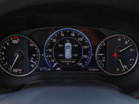 Used 2023 Buick Enclave Avenir image 19