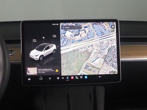 Used 2023 Tesla Model Y Long Range AWD/4WD image 23