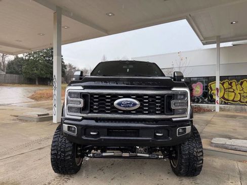 Used 2024 Ford F450 Platinum w/ FX4 Off-Road Package image 2