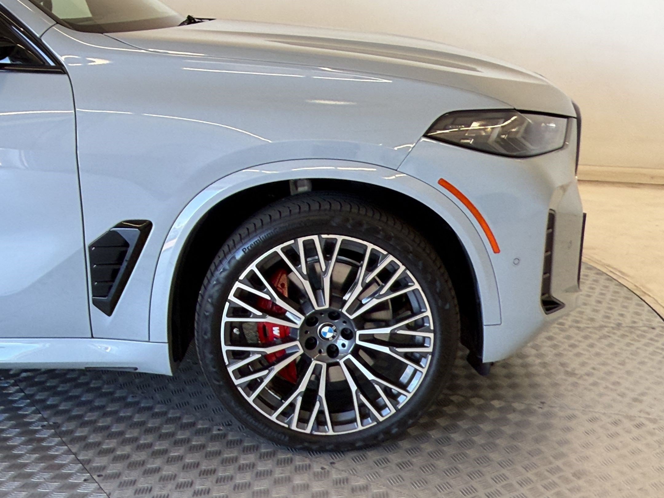 Certified 2025 BMW X5 xDrive40i AWD/4WD image 13