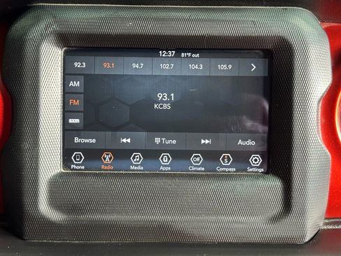 Used 2018 Jeep Wrangler Unlimited Rubicon image 22