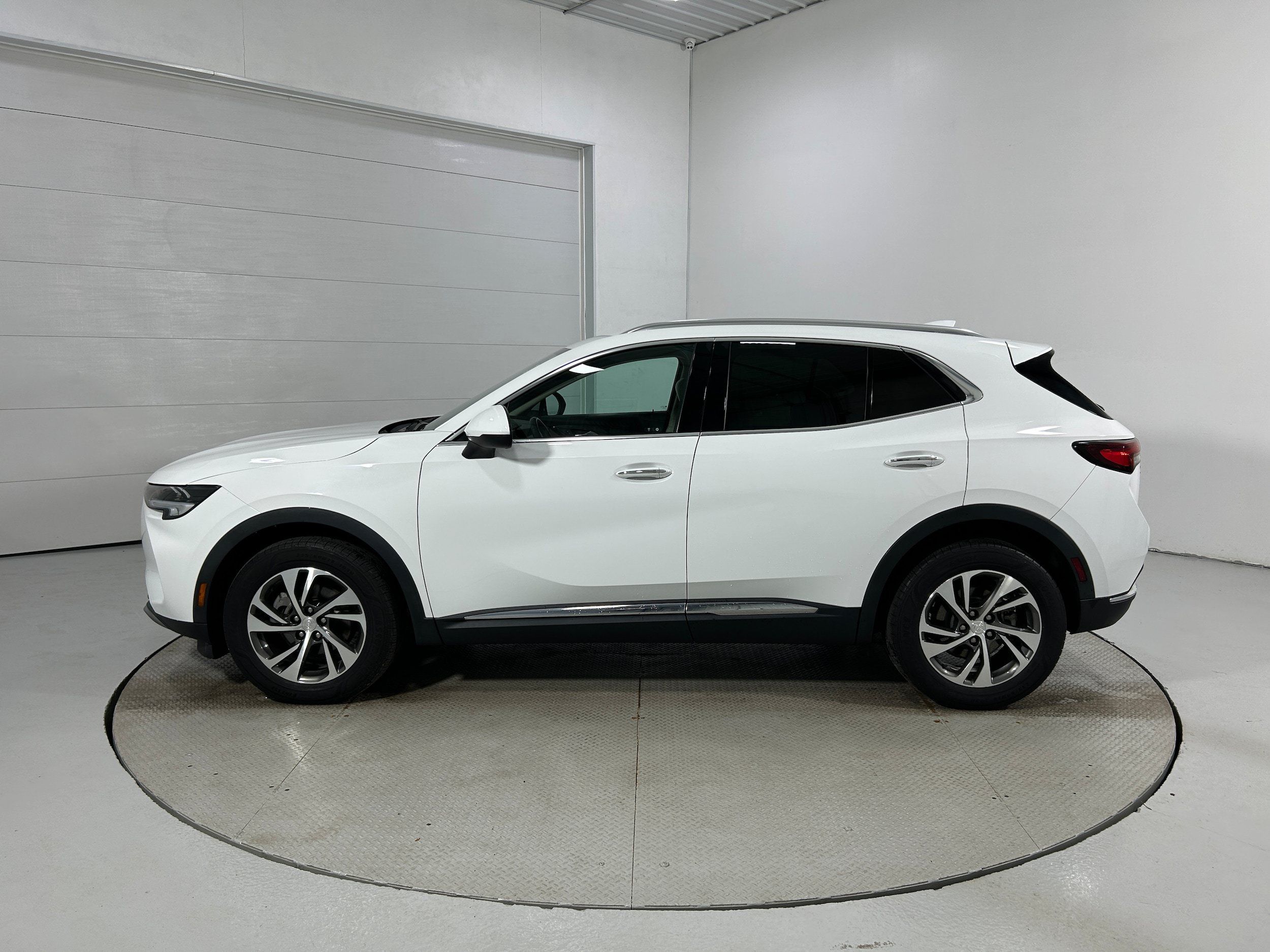 Used 2021 Buick Envision Essence AWD/4WD image 22