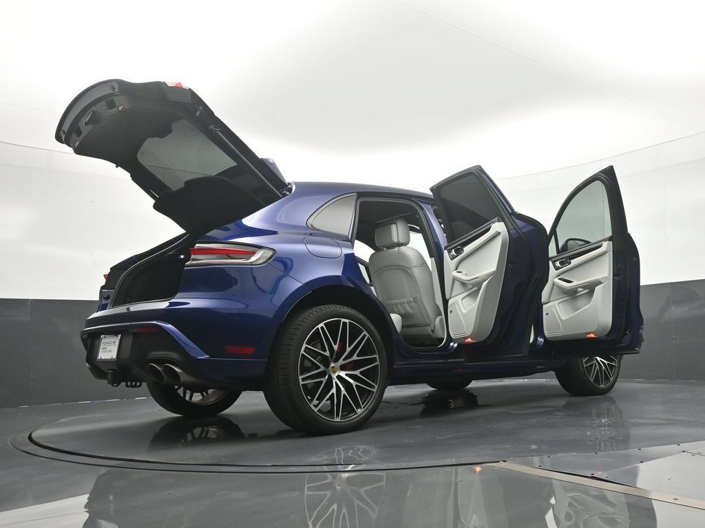 Certified 2023 Porsche Macan S AWD/4WD image 24