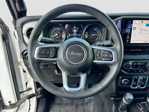 Used 2024 Jeep Wrangler Unlimited Sahara AWD/4WD image 11