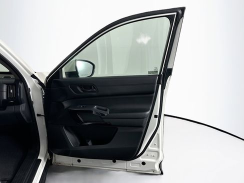 Used 2024 Nissan Pathfinder SV image 32