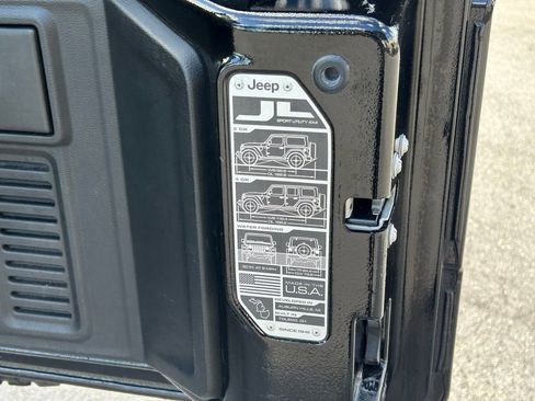 Certified 2021 Jeep Wrangler Sport S image 40