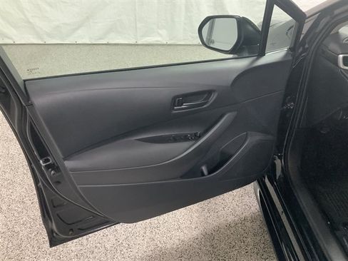 Used 2025 Toyota Corolla LE FWD image 14