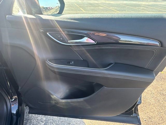 Used 2021 Buick Envision Essence w/ Sport Touring Package FWD image 16