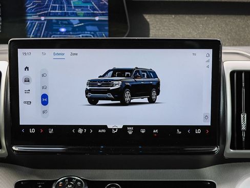 Used 2025 Ford Expedition Active AWD/4WD image 15