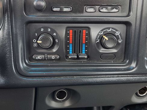 Used 2005 Chevrolet Silverado 3500 4x4 Regular Cab w/ Heavy-Duty Power Package image 22