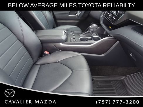Used 2023 Toyota Highlander XLE AWD/4WD image 23