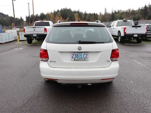 Used 2011 Volkswagen Jetta TDI image 6