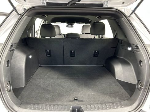 Used 2025 Chevrolet Equinox LT AWD/4WD image 19