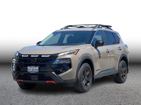 Used 2025 Nissan Rogue SV AWD/4WD image 1