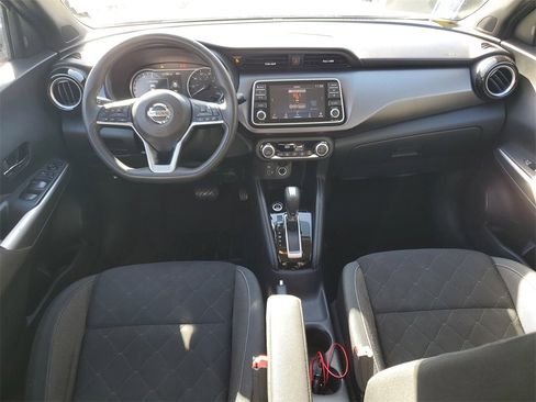Used 2020 Nissan Kicks SV image 15