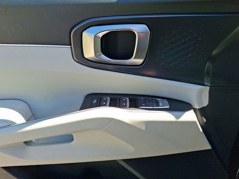 Certified 2025 Kia Sorento S AWD/4WD image 13