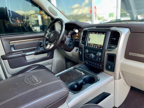 Used 2018 RAM 3500 Laramie Longhorn image 22