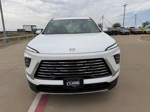 Used 2025 Buick Enclave Preferred image 8