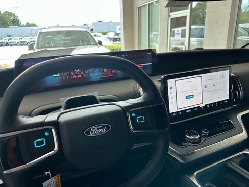Used 2027 Ford Expedition Tremor w/ Driver's Package AWD/4WD image 33