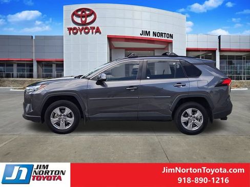 Used 2024 Toyota RAV4 XLE FWD image 4