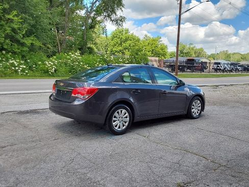 Used 2011 Chevrolet Cruze LS w/ Connectivity Package FWD image 6