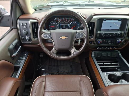 Used 2018 Chevrolet Silverado 1500 High Country AWD/4WD image 11