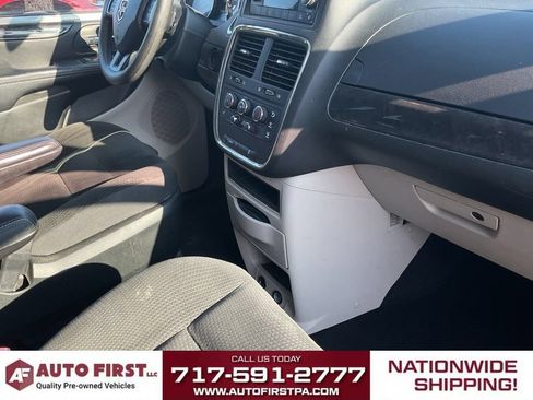Used 2017 Dodge Grand Caravan SE FWD image 11