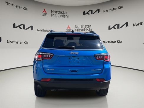 Used 2025 Jeep Compass Limited AWD/4WD image 4