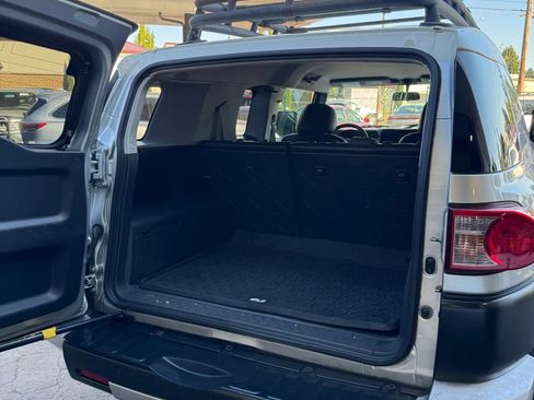 Used 2007 Toyota FJ Cruiser 4WD w/ Convenience Pkg image 13