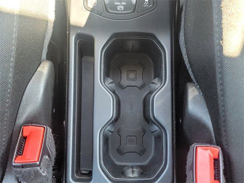 Certified 2023 Jeep Renegade Latitude image 30