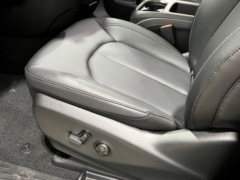 New 2026 Chrysler Voyager LX image 9