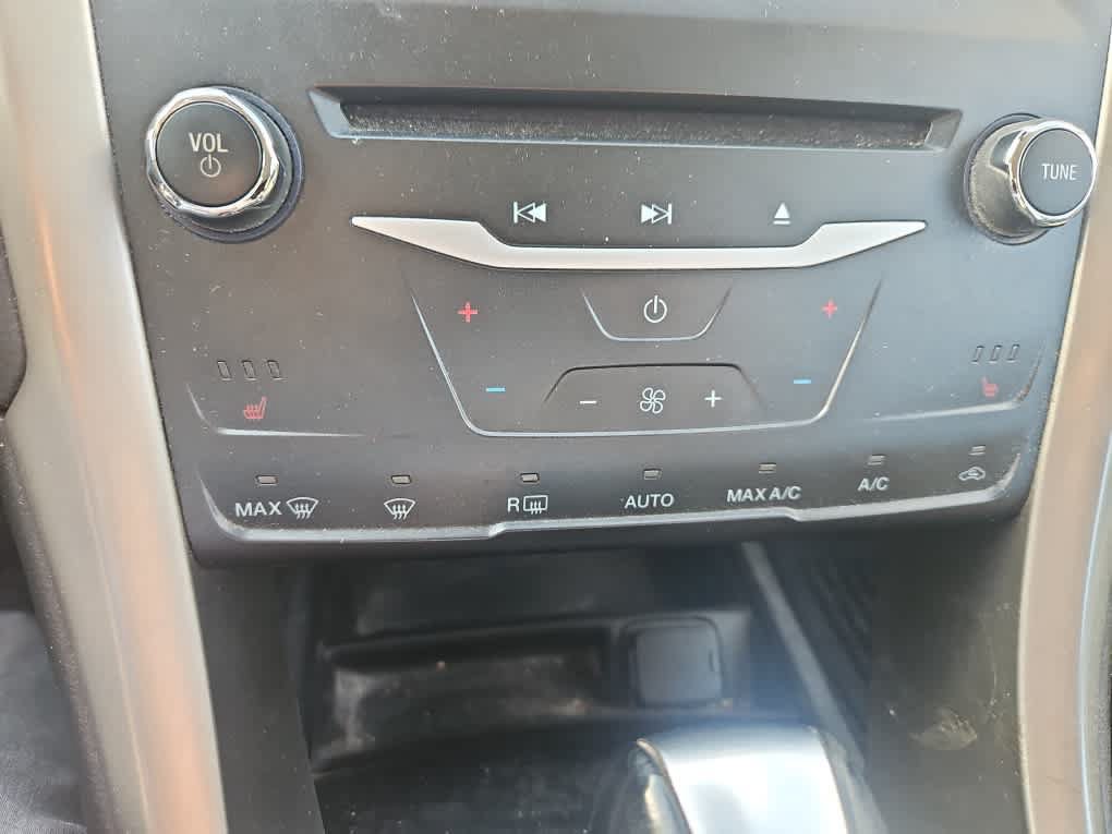Used 2013 Ford Fusion SE FWD image 17