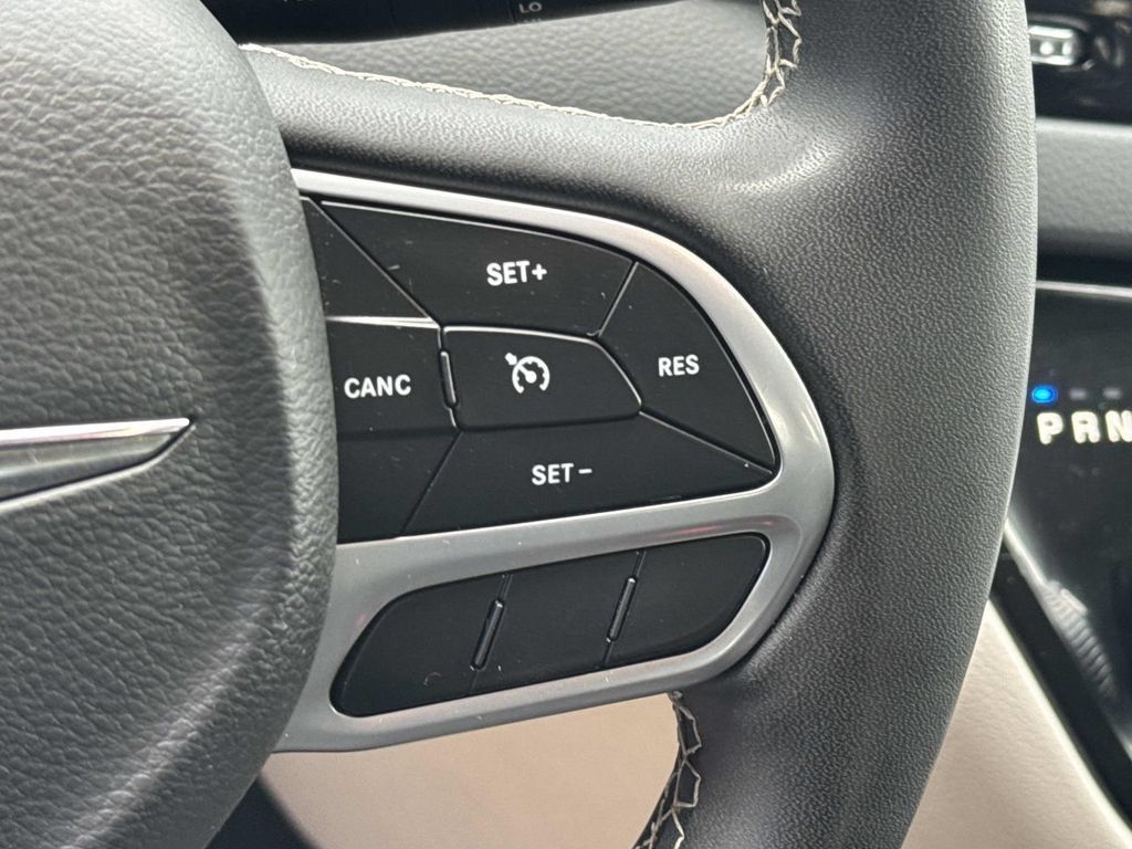 Used 2023 Chrysler Voyager LX FWD image 24