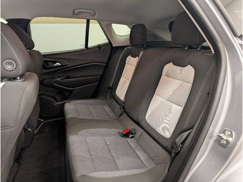 Used 2025 Chevrolet Trax LS w/ LS Convenience Package FWD image 16