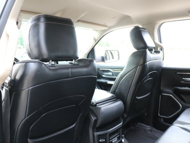 Used 2019 RAM 1500 Laramie AWD/4WD image 16