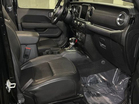 Used 2023 Jeep Wrangler Unlimited Sahara w/ Cold Weather Group AWD/4WD image 11