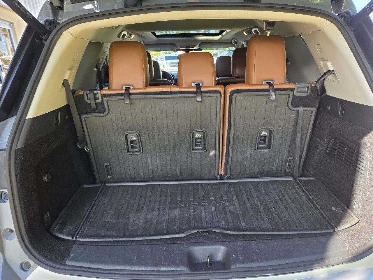Used 2022 Nissan Pathfinder Platinum w/ Cargo Package FWD image 20