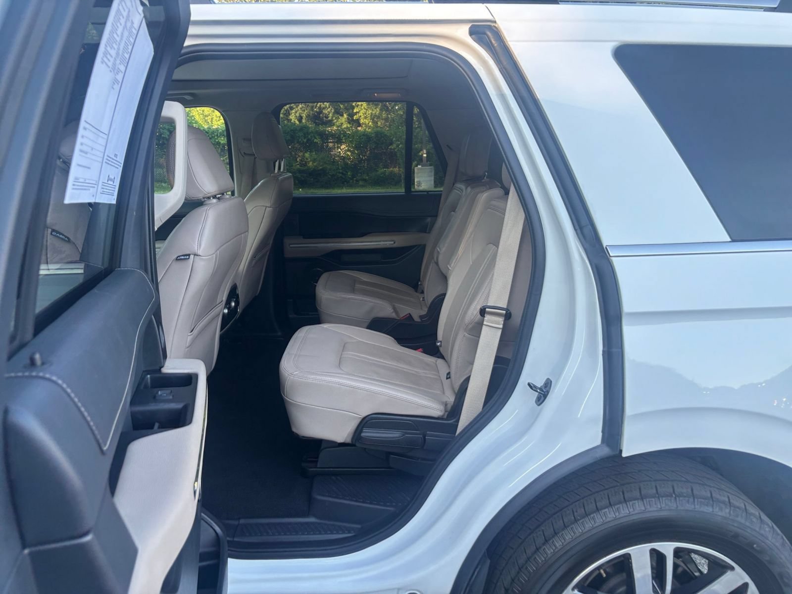 Used 2024 Ford Expedition Limited RWD image 28