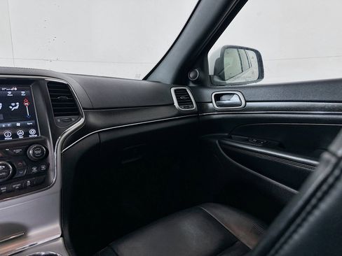 Used 2018 Jeep Grand Cherokee Limited AWD/4WD image 24