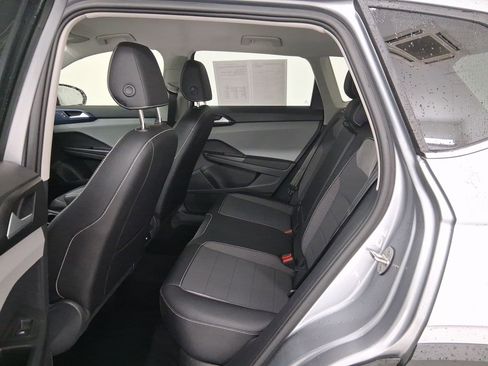 Used 2022 Volkswagen Taos SE image 12