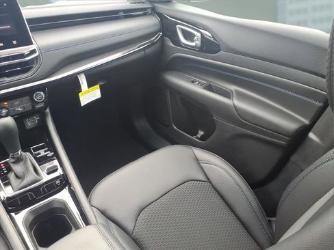 New 2026 Jeep Compass Latitude image 22