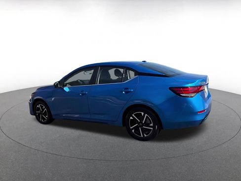 Used 2025 Nissan Sentra SV image 9